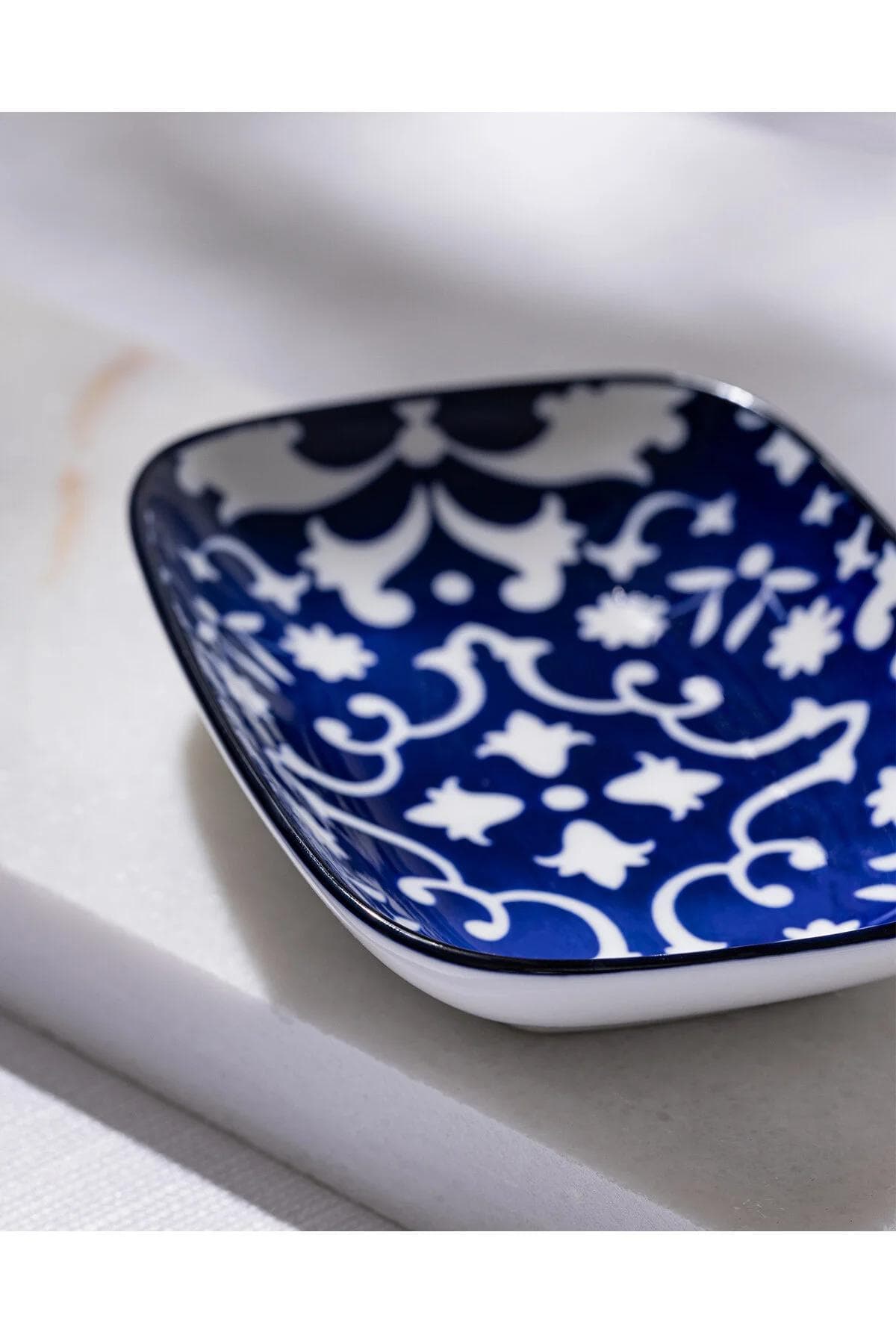 بشقاب سرو Madame Coco مدل Reve Bleu Verve Bone China - آبی/سفید