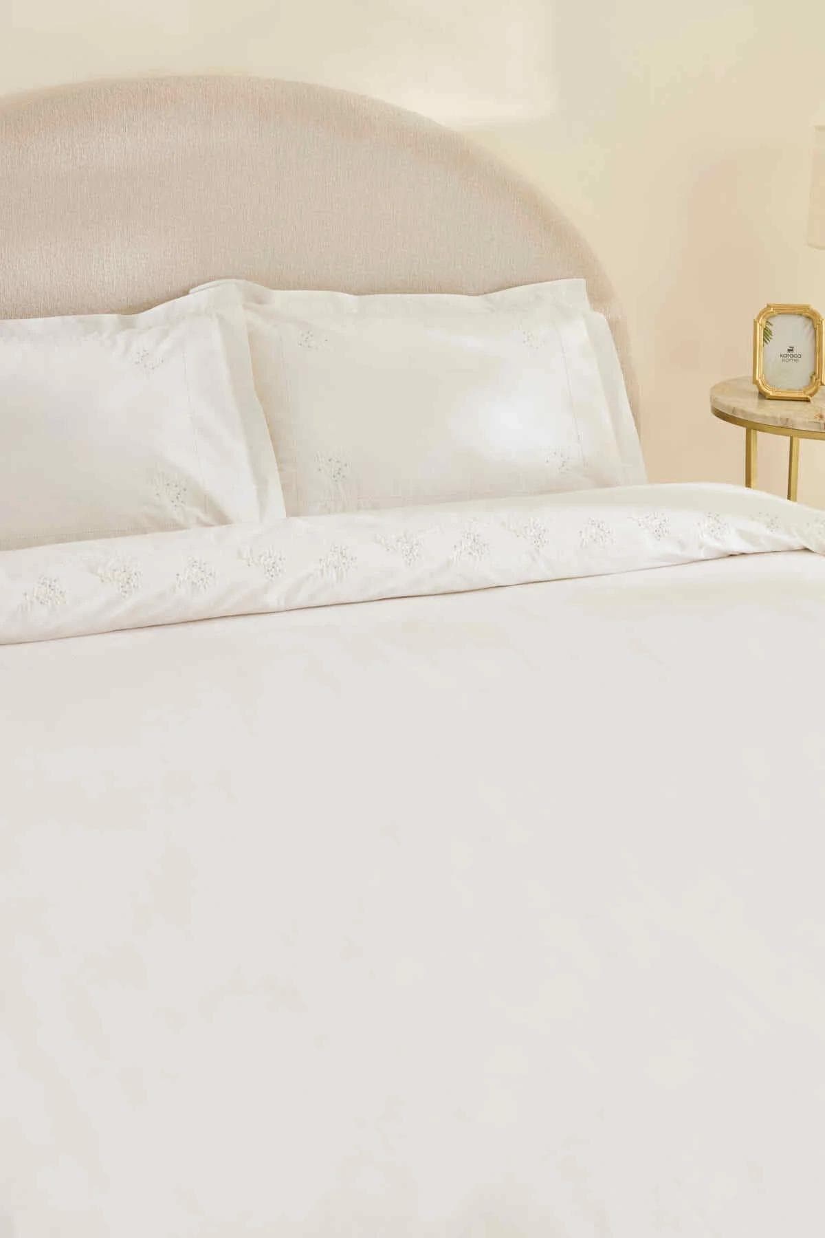 سرویس روتختی دو نفره Karaca Home مدل White Coll Rayas گلدوزیدار پنبهای - سفید