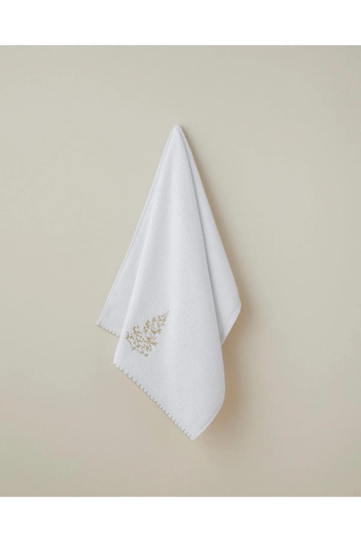 حوله صورت English Home مدل Golden Pine نخی گلدوزدار - سفید